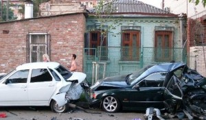 Под Ростовом 300 человек до смерти забили водителя, протаранившего пять машин