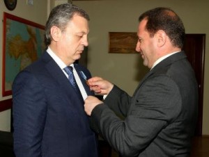 Замминистра обороны РА вручил медаль представителю ереванского бюро ОБСЕ