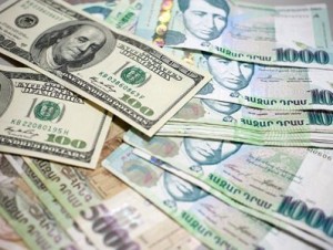 Курс доллара в Армении повысился еще на 1 драм