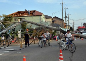 Смерч в Японии повредил около 80 домов