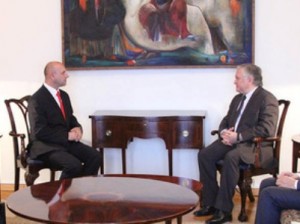Посол Беларуси вручил копии верительных грамот главе МИД Армении