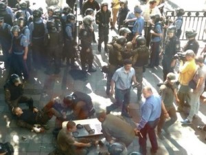В Киеве задержали около 30 протестующих