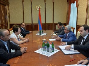 Серж Саргсян обсудил конституционные реформы с членами реструктурированной СДПГ