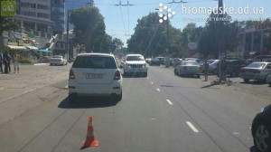 Машина армянского дипредставительства сбила в Одессе велосипедиста