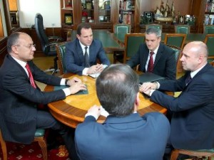 Глава Минобороны обсудил с послом Беларуси вопросы сотрудничества