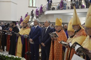 Серж Саргсян принимает участие в освящении католической церкви Святых Мучеников в Гюмри