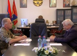 Министр обороны Арцаха представил Каспршику ситуацию на линии соприкосновения