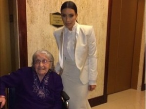 Скончалась сфотографировавшаяся с Ким Кардашян 101-летняя армянка