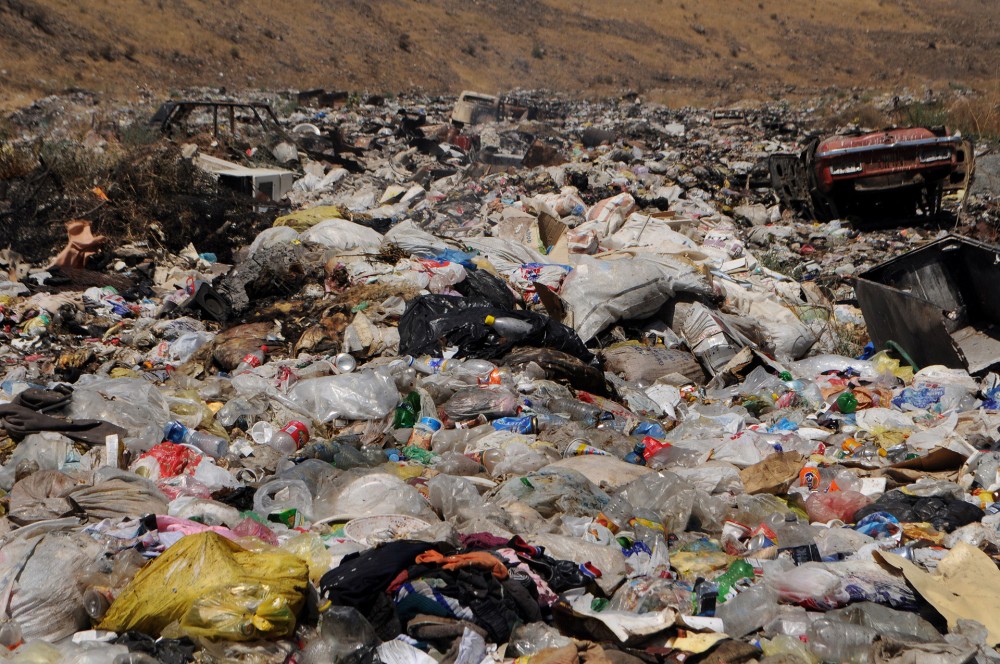 Гарни-Гегард: Туристическая Армения тонет в мусоре