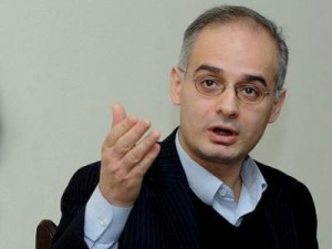 Оппозиционер: Реформы в Конституции Армении выпячивают спикера – и неспроста