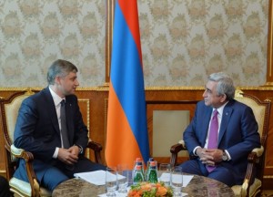 Президент Армении и новый глава РЖД обсудили проблемы железной дороги