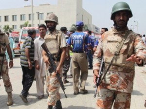 При нападении на авиабазу в Пакистане погибли 3 человека