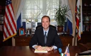 Конгрессмен Адам Шифф поздравил армян по-армянски