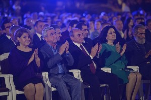 Президенты двух армянских государств приняли участие в торжествах к 24-летию независимости НКР