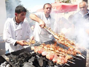 В Лорийской области Армении прошел традиционный фестиваль шашлыка