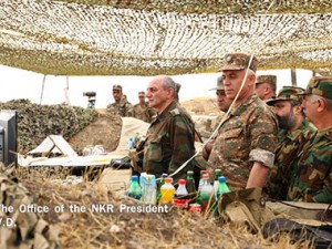 Президент Арцаха провел совещание с высшим командным составом Армии обороны