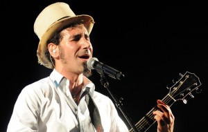 Гитара Сержа Танкяна будет выставлена на благотворительном аукционе в Лос Анджелесе