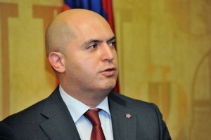 В пяти школах Армении начнут преподавать новые предметы