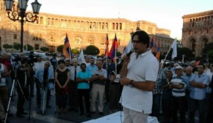 «Вставай, Армения» призывает объединиться против реформ в Конституции