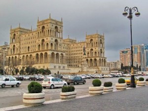 Азербайджанские СМИ ищут 30 тысяч армян в Баку