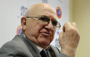 Легендарный футболист и тренер Никита Симонян отмечает 89-летие
