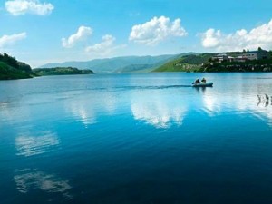 Правительство утвердило программу восстановления экосистемы озера Севан