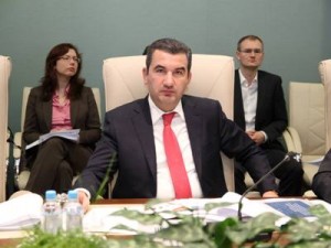 Глава антимонопольного органа Армении отбыл в Париж