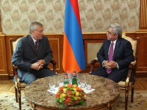 Президент Армении и генсек ОДКБ обсудили ситуацию в зоне карабахского конфликта