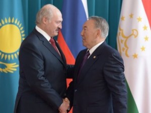 Лукашенко вручил Назарбаеву орден Дружбы народов