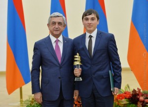 Серж Саргсян встретился с удостоенными премий президента в IT сфере студентами и школьниками