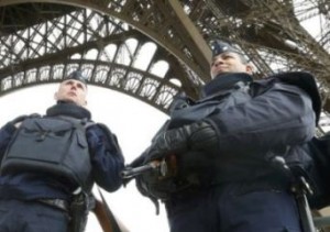 Почти 300 обысков проведены в Париже после терактов
