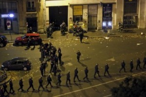 Восемь террористов уничтожены в Париже