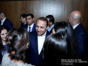 Овик Абраамян: Парламентская система ускорит демократизацию Армении