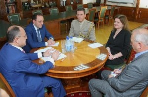 Глава Минобороны Армении и посол Великобритании обсудили вопросы сотрудничества