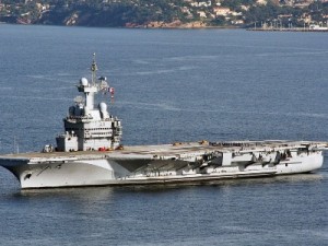 Франция отправляет флагман флота «Шарль де Голль» на борьбу с ИГ
