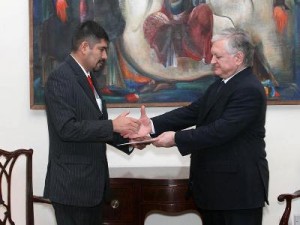 Глава МИД Армении принял нового посла Никарагуа