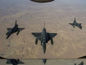 Французская авиация снова атаковала столицу «Исламского государства»