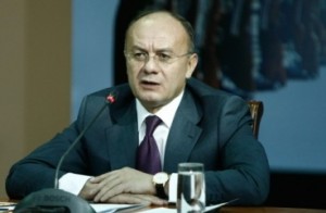 Министр обороны Армении проинформировал посла Каспршика об использовании Азербайджаном танка