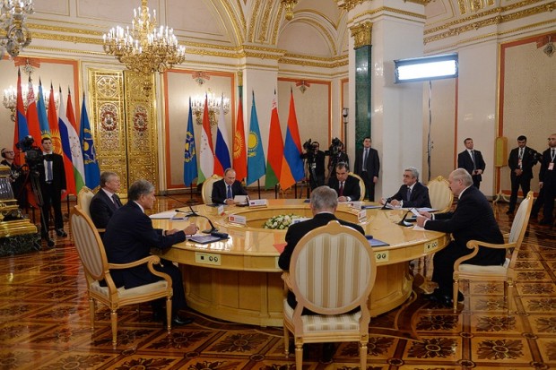 Президент Саргсян в Москве принимает участие в сессии СКБ ОДКБ