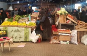 В Азербайджане после девальвации маната перестали работать магазины