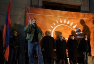 Жирайр Сефилян позвал на Площадь Свободы всех оппозиционеров: «Началось! Сейчас!»