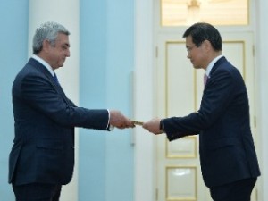 Новый посол Южной Кореи вручил президенту Армении свои верительные грамоты