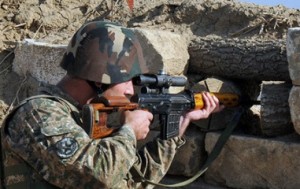Азербайджанская сторона не прекращает обстрелы карабахских позиций