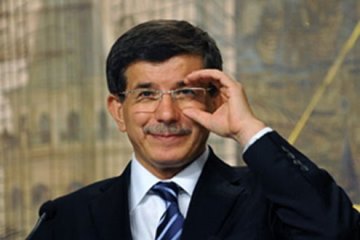 Давутоглу может считаться «лицемером года»: британский журналист