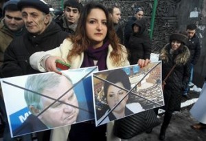 "Икорная" акция протеста у посольства Великобритании в Ереване
