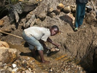 Apple, Samsung, Sony и Microsoft обвинили в использовании детского труда