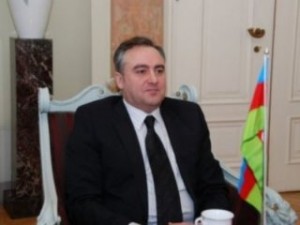 Посол Азербайджана в Латвии назвал переданную супругой взятку «подарком»