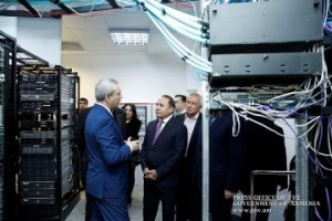 Премьер-министр посетил ИТ-компанию «Синопсис Армения»