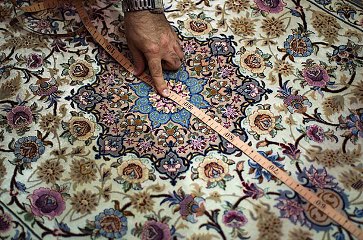 Азербайджан пытается присвоить иранский ковер ручной работы