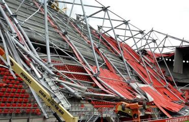 В Азербайджане обрушилась крыша нового стадиона